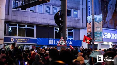 Ankara'da izinsiz gösteri yapan gruba müdahale: 44 kişi gözaltında!