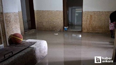 Beypazarı'nda sağanak nedeniyle bazı evleri su bastı