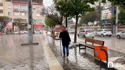 Şiddetli yağmur ve dolu yağışı Ankaralılara zor anlar yaşattı