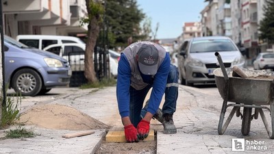 Sincan Belediyesi görme engelliler için kaldırımlara  hissedilebilir zemin koyuyor