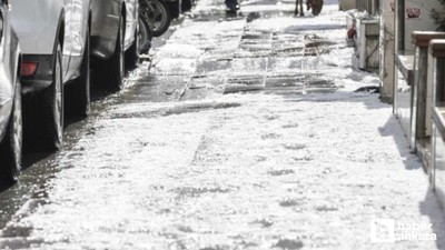 Polatlı'da etkili olan dolu yağışı hayatı olumsuz etkiledi