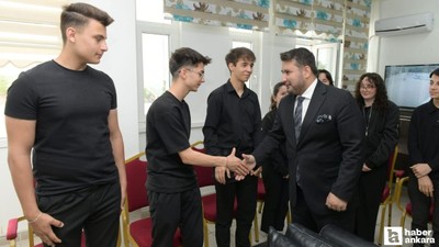 Başkan Çırpanoğlu tiyatro yarışmasında birinci olan öğrencileri ziyaret etti