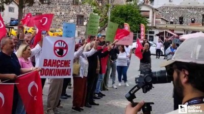 Ayaş'ta hobi bahçelerinin yıkılması belediye binası önünde protesto edildi