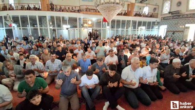 Beypazarı'nda bayram namazı: Cemaat cami dışına taştı