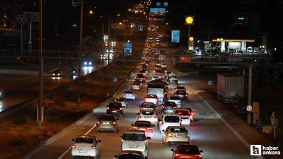 Kilit kavşak Kırıkkale'de gece yarısı trafik yoğunluğu oluştu