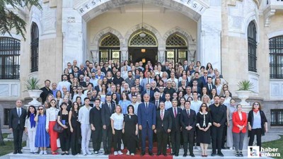 Kültür ve Turizm Bakanlığı Güzel Sanatlar Genel Müdürlüğü Anıtkabir'i ziyaret etti