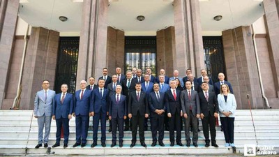 Vali Şahin, vali yardımcıları ve kaymakamlar için düzenlenen veda programına katıldı