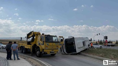 Polatlı'da kamyonet ve minibüs çarpıştı: 3 yaralı!
