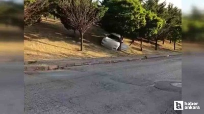 Mamak'ta ticari taksiye yol vermek isteyen araç kaza yaptı