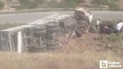 Beypazarı’nda kamyon yol kenarına devrildi: 2 yaralı