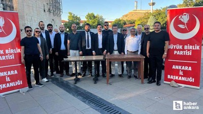 BBP Ankara İl Başkanlığı Hacı Bayram Veli Camii'nde aşure dağıttı
