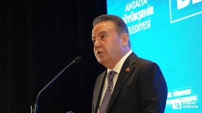 Antalya BŞB Başkanı Muhittin Böcek görevden uzaklaştırıldı
