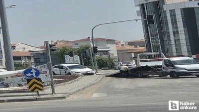 Sincan'da çarpışan araçlar kaldırımda çalışan işçiyi ezdi!