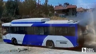 Pursaklar'da belediye otobüsü çıkan yangınla kullanılamaz hale geldi