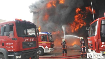 Yenimahalle'de geri dönüşüm atölyesinde yangın!