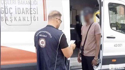 Bakan Yerlikaya 32 göçmen kaçakçılığı organizatörünün yaklaandığını açıkladı