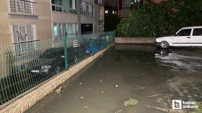 Sincan'da sağanak yağıştan bazı evleri su bastı