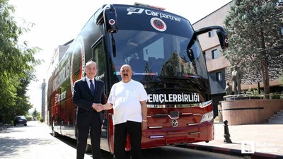 Gençlerbirliği'nin yeni takım otobüsü için teslim töreni yapıldı