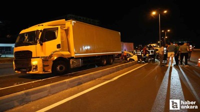 Kırıkkale-Ankara karayolu üzerinde kargo kamyonu ile otomobil çarpıştı!