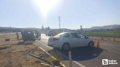 Beypazarı'nda otomobil ve kamyonet çarpıştı: 5 yaralı