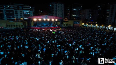 Etimesgut'ta Can Bonomo konserinde meydan hınca hınç doldu