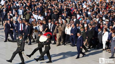 CHP Lideri Özgür Özel'den Anıtkabir ziyareti!