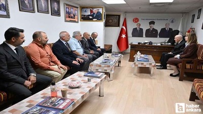 MHP Lideri Bahçeli, Ankara'da Taş Medreseli ülkücüleri ziyaret etti