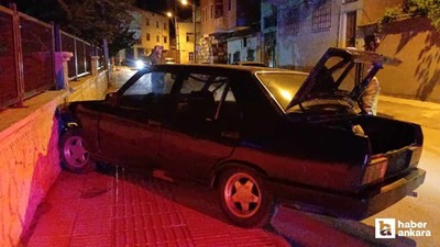 Çorum'da polisten kaçan plakasız araç duvara çarpınca işin aslı ortaya çıktı