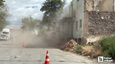 Altındağ'da metruk yapılarda yıkım çalışması sürüyor