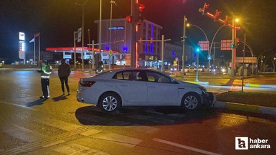 Çorum'da refüje çarpan otomobilin sürücüsü yaralandı