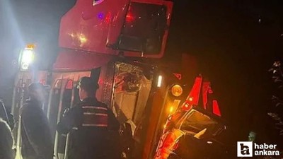 Polatlı'da minibüs ile otomobil çarpıştı: 5'i ağır 12 yaralı!
