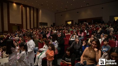 Kahramankazan'da minikler tiyatro ile buluştu