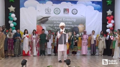 Pakistan'dan gelen 200 öğrenci için Ankara'da tören yapıldı