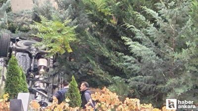 Yenimahalle'de otomobil istinat duvarından aşağı uçtu: 1 yaralı