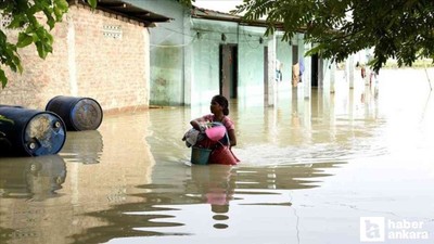 Hindistan'da Montha Fırtınası 4 milyon kişiyi etkileyebilir