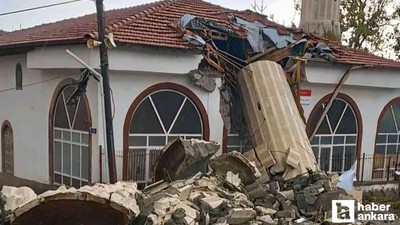 Ayaş’ta fırtına nedeniyle caminin minaresi yıkıldı!