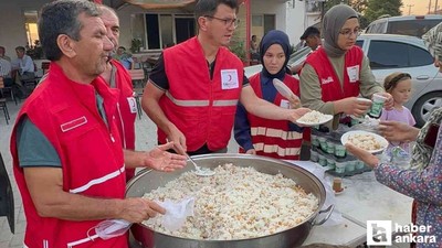 Türk Kızılay Sındırgı'da vatandaşlara gıda desteği veriyor