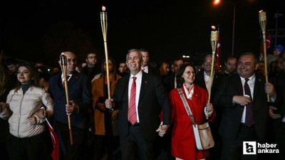 Ankara'da Cumhuriyet Bayramı için fener alayı düzenlendi