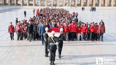Genç Kızılay gönüllülerinden Anıtkabir'e anlamlı ziyaret!