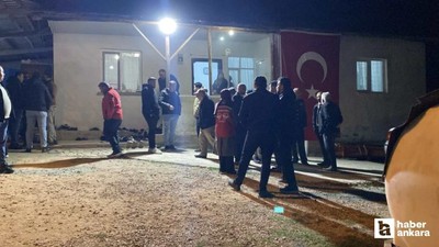 Çorumlu şehidin baba evine Türk bayrağı asıldı