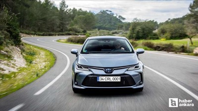 Toyota Corolla'nın yıl sonu fiyat listesi 390 Bin TL indirim ile geldi