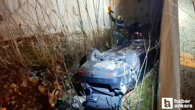 Beypazarı'nda otomobil 5 metre yükseklikten bahçeye devrildi: 2 yaralı