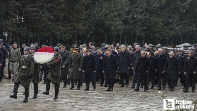 Vali Şahin, Atatürk'ün Ankara'ya gelişinin 106. yıl dönümünde Anıtkabir'i ziyaret etti