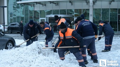 Kahramankazan Belediyesi, kar temizleme çalışması gerçekleştirdi