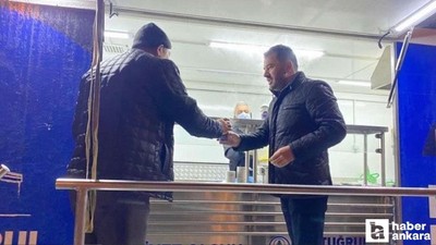 Pursaklar Belediyesi, vatandaşlara sıcak çorba ikramında bulundu