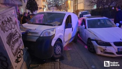 Mamak'ta trafik kazasında yaralanan sürücü hastaneye kaldırıldı