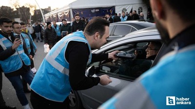 Çankaya'da iftara yetişemeyenlere ikramlık dağıttılar