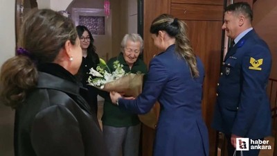 Ankaralı Hatice Güner’in ördüğü boyunluklar Mehmetçiğe ulaştırıldı