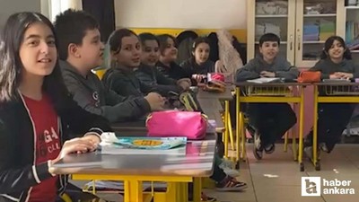 Kırıkkale'de ilkokul öğrencilerinden 'Kabe'de hacılar hu der Allah' ilahisi