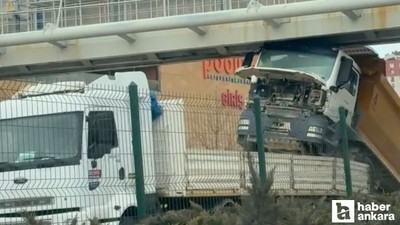 Yenimahalle’de AVM önündeki üst geçide, tırın taşıdığı kamyon çarptı!